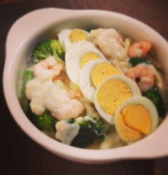 エビとブロッコリー、ゆで玉子のマカロニグラタン！