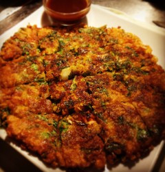 豚キムチと春菊のチヂミ！