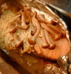 鮭ときのこのホイル焼き