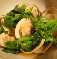 はまぐりと菜の花の酒蒸し