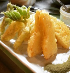 たけのこと山菜の天ぷら