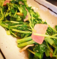 青菜とベーコンをにんにく塩炒め