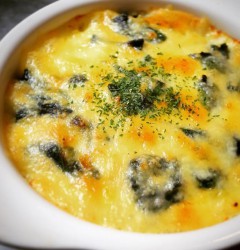 チキンとほうれんそうのマカロニグラタン