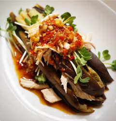 蒸し鶏と茄子のサラダ