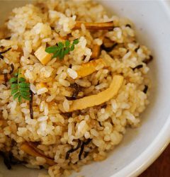 干したけのこと塩こんぶのチャーハン