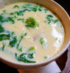 牡蠣と菜の花の茶わん蒸し