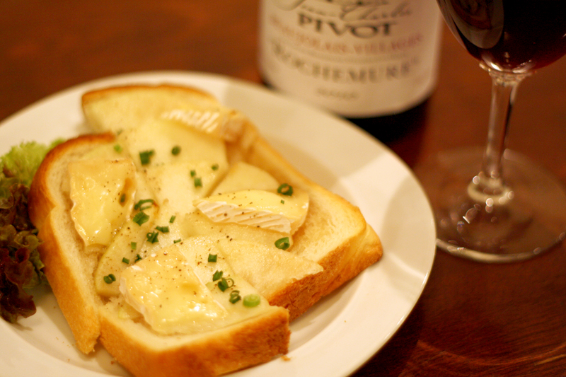 洋なしとカマンベールのタルティーヌ